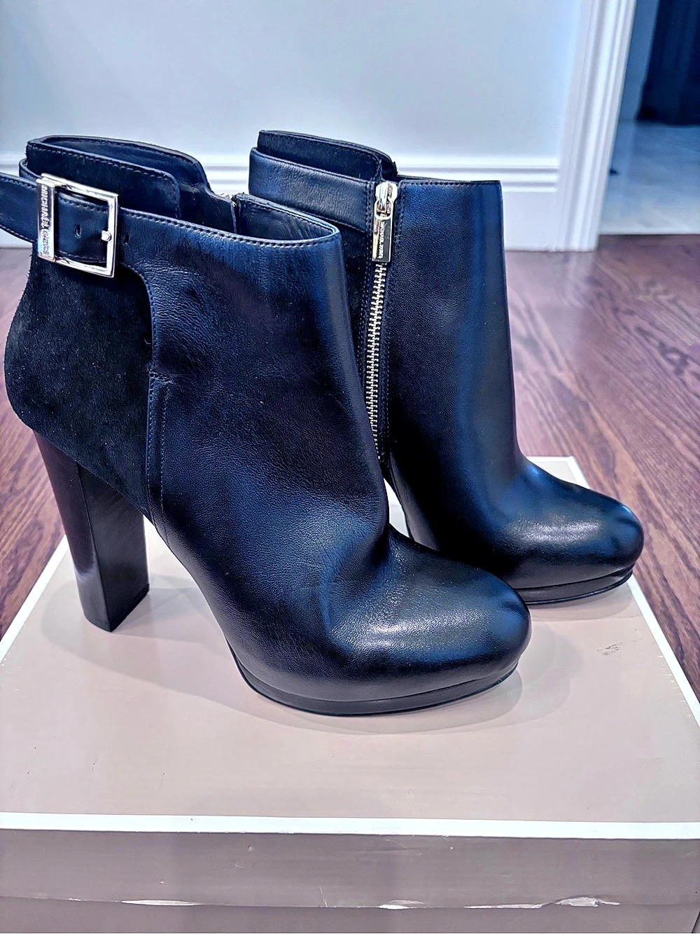 Michael Kors Cidney Bootie Booties in Black US 9 Like New